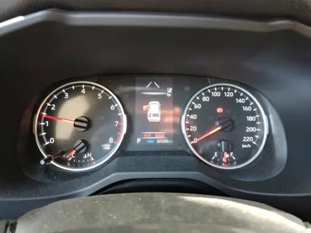 Toyota RAV4 — Фото автомобиля 14