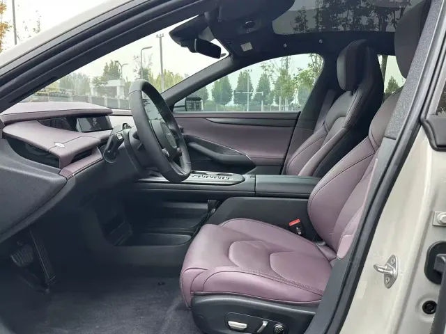 Xiaomi SU7 — Фото автомобиля 8