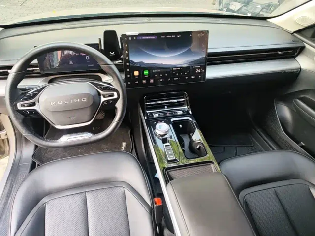 Wuling Starlight — Фото автомобиля 9