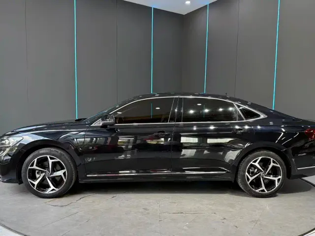 Volkswagen Passat — Фото автомобиля 4