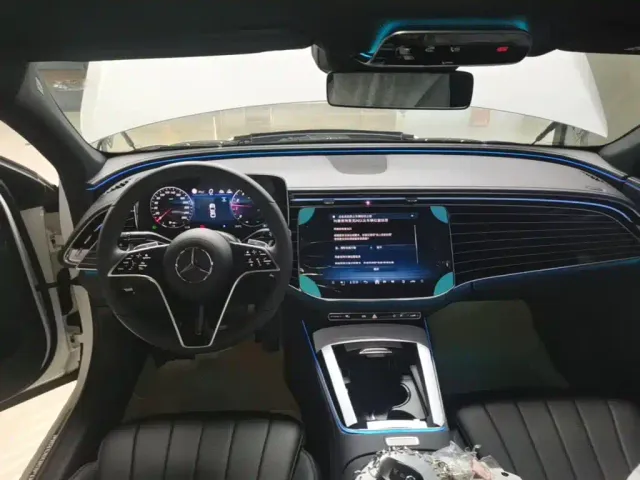 Mercedes-Benz E-Class — Фото автомобиля 9