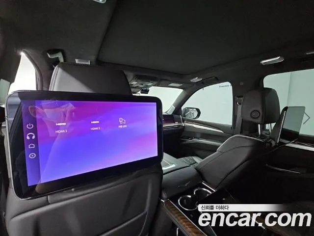 Cadillac Escalade — Фото автомобиля 13