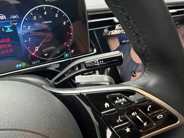 Mercedes-Benz E-Class — Фото автомобиля 12