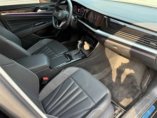 Volkswagen Passat — Фото автомобиля 13