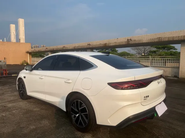 BYD Qin L — Фото автомобиля 6