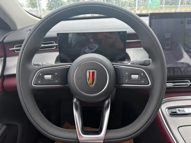 Hongqi H5 — Фото автомобиля 12