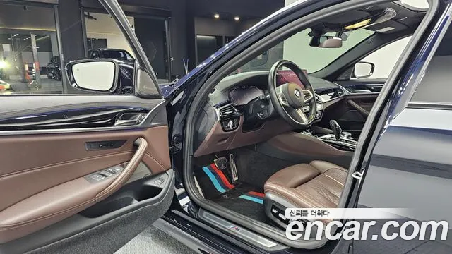 BMW 5 Series G30 — Фото автомобиля 15