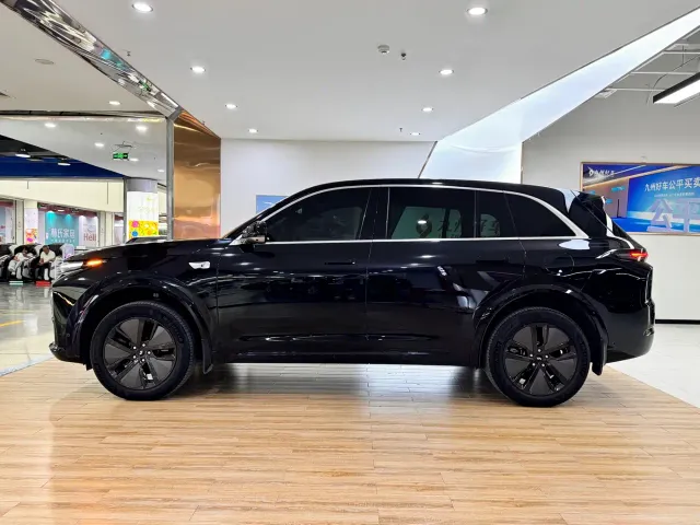 Li Auto L7 — Фото автомобиля 4