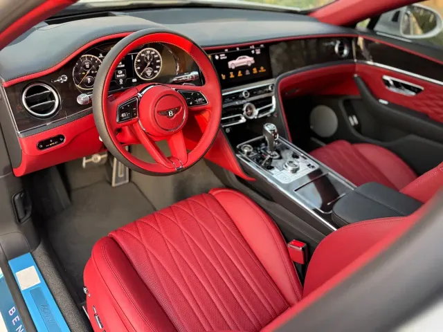 Bentley Flying Spur — Фото автомобиля 11