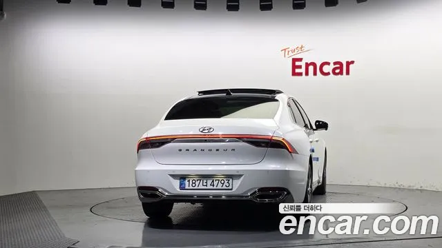 Hyundai Grandeur New — Фото автомобиля 4