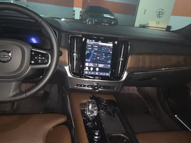 Volvo S90 — Фото автомобиля 13