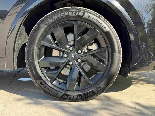 Li Auto L7 — Фото автомобиля 23