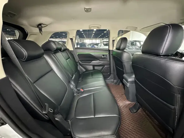 Mitsubishi Outlander — Фото автомобиля 11