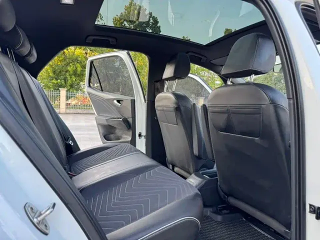 Volkswagen ID.3 — Фото автомобиля 6