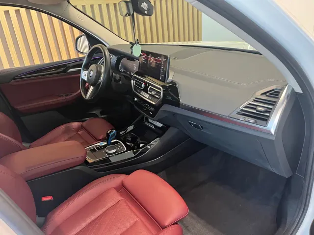 BMW iX3 — Фото автомобиля 9