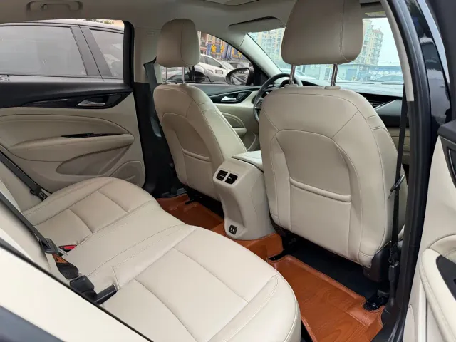 Buick Regal — Фото автомобиля 9
