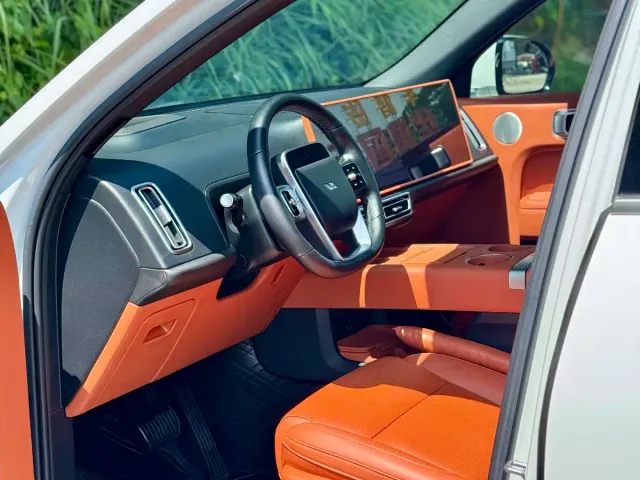 Li Auto L7 — Фото автомобиля 7