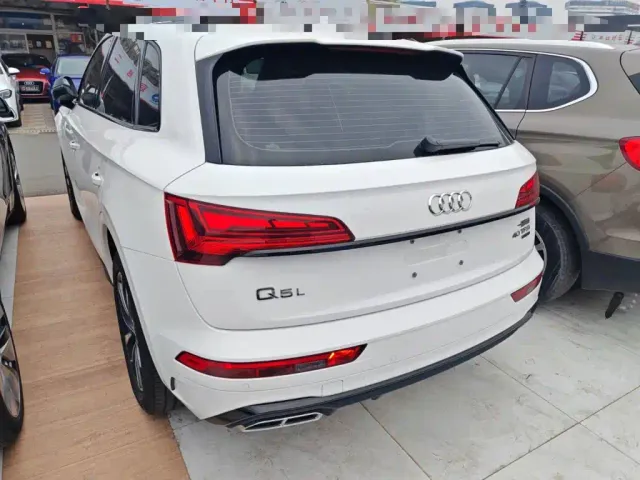 Audi Q5L — Фото автомобиля 4