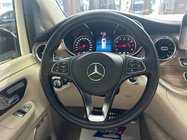 Mercedes-Benz V-Class — Фото автомобиля 8