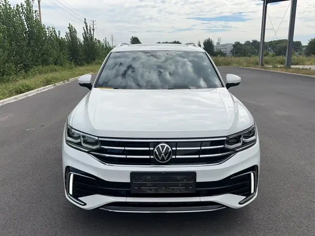 Volkswagen Tiguan L PHEV — Фото автомобиля 13