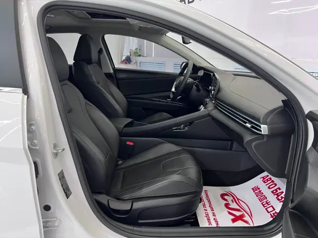 Hyundai Elantra — Фото автомобиля 17