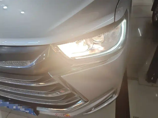 JAC Refine M4 — Фото автомобиля 23