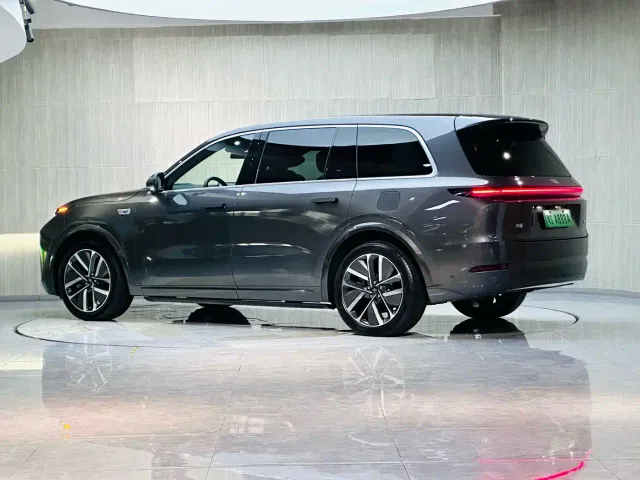 Li Auto L9 — Фото автомобиля 2