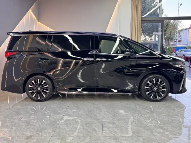 Toyota Alphard — Фото автомобиля 8