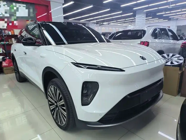 Nio ES8 — Фото автомобиля 3