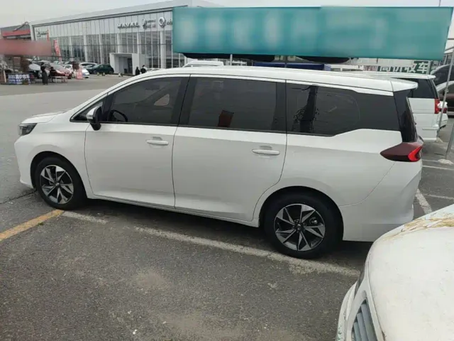 GAC Trumpchi M6 — Фото автомобиля 4