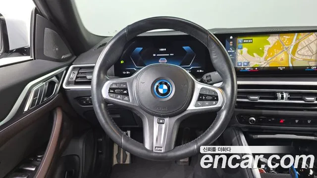BMW i4 — Фото автомобиля 12
