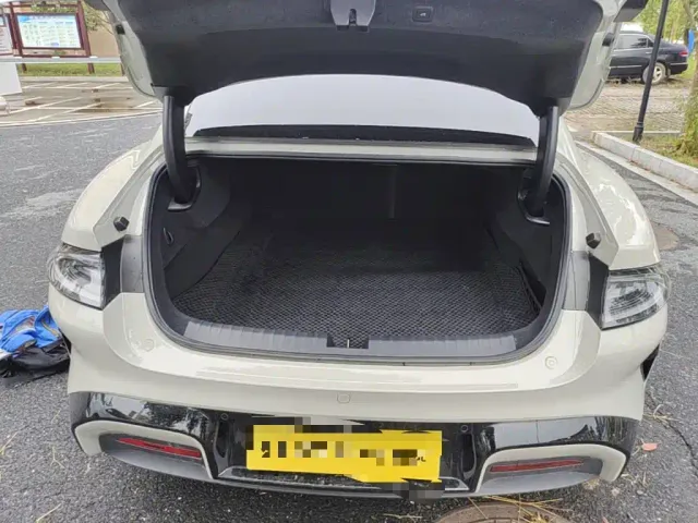 Xiaomi SU7 — Фото автомобиля 18