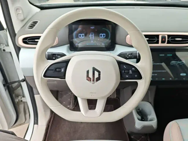 Leapmotor T03 — Фото автомобиля 10