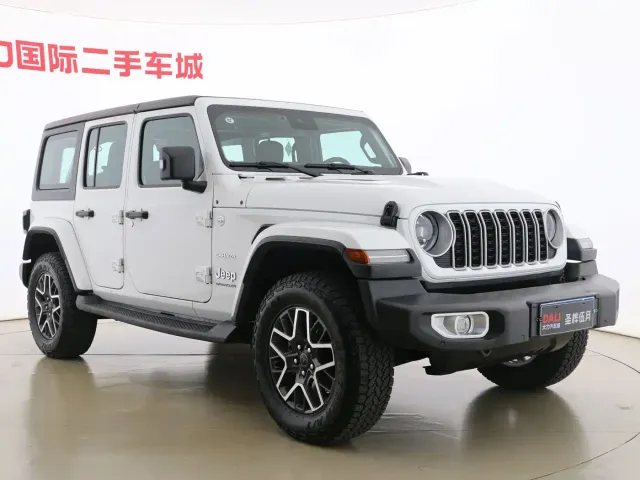 Jeep Wrangler — Фото автомобиля 3