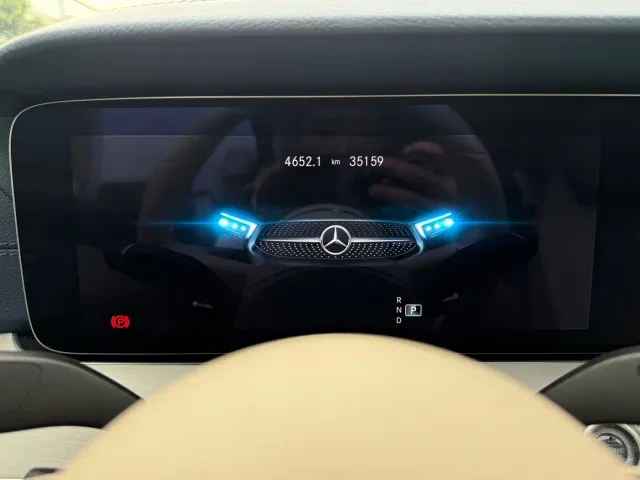 Mercedes-Benz E-Class — Фото автомобиля 12