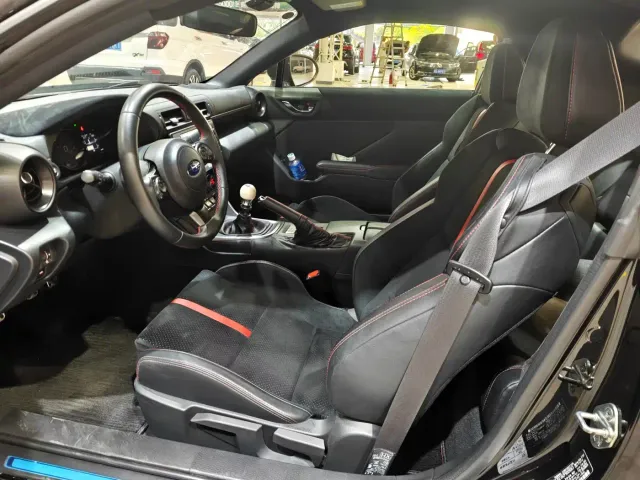 Subaru BRZ — Фото автомобиля 4
