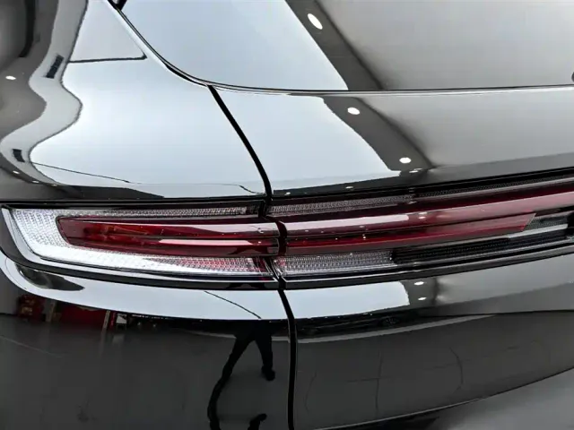Porsche Cayenne — Фото автомобиля 10