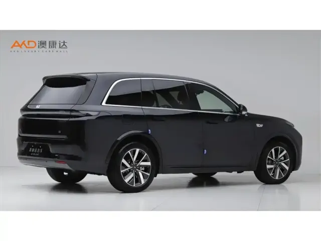 Li Auto L8 — Фото автомобиля 3