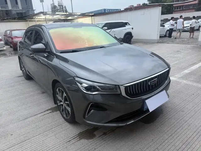Geely Emgrand — Фото автомобиля 3