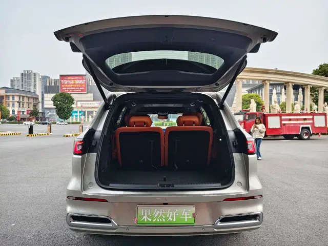 Geely Galaxy M9 — Фото автомобиля 7