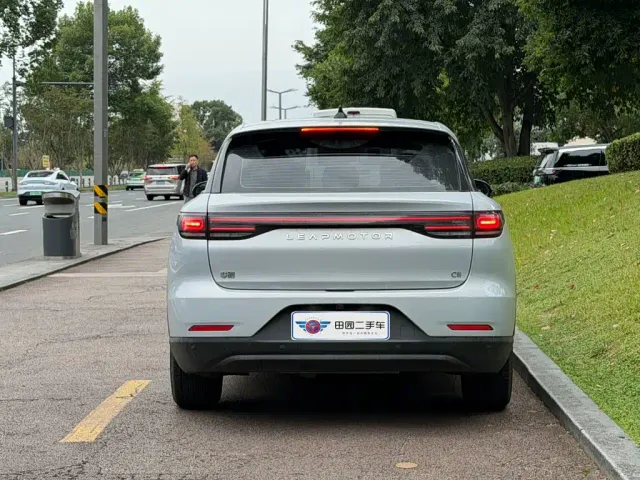 Leapmotor C11 — Фото автомобиля 5