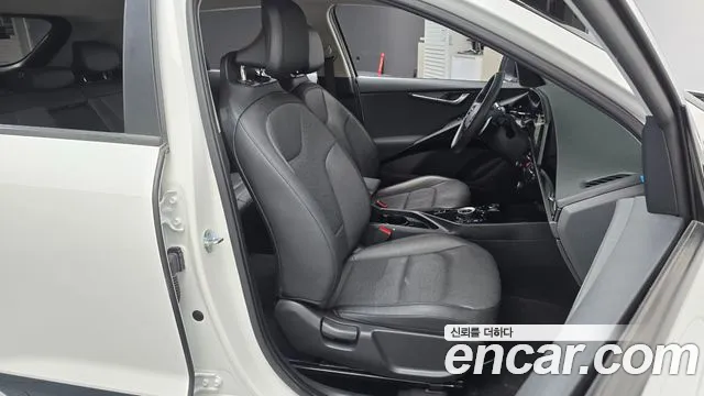 Kia Niro The All New — Фото автомобиля 16