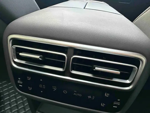 Li Auto L7 — Фото автомобиля 23