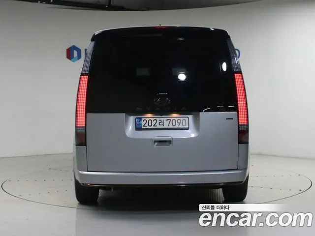 Hyundai Staria Staria 4WD Lounge 9 мест — Фото автомобиля 4