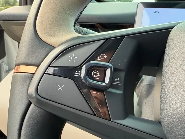 Lynk & Co Z20 — Фото автомобиля 16