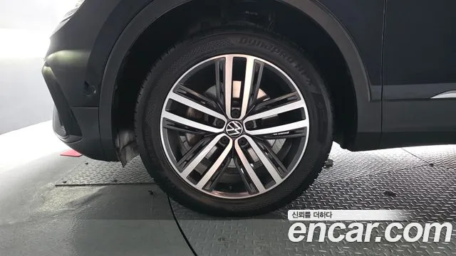 Volkswagen Tiguan — Фото автомобиля 5