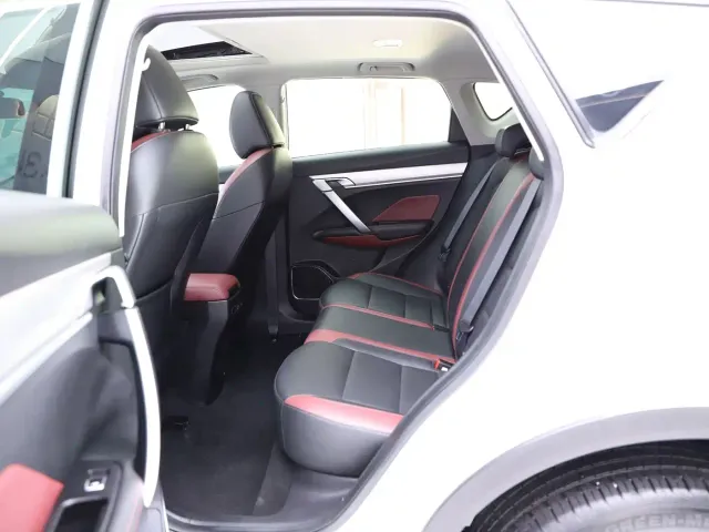 Geely Binyue — Фото автомобиля 16