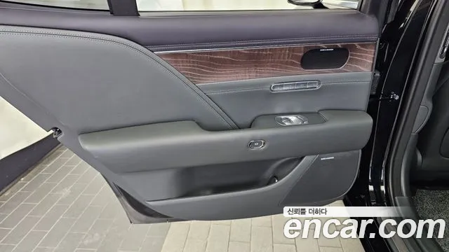 Genesis G90 Бензин 3.5 турбо AWD — Фото автомобиля 7