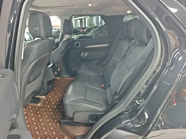 Land Rover Discovery — Фото автомобиля 12