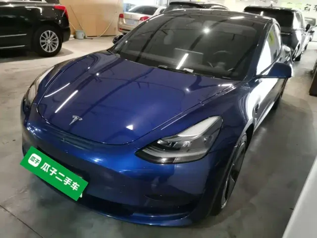 Фотография автомобиля — Tesla Model 3